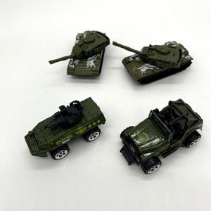 Micro Machine military tanks / Land vehicles lot of 4